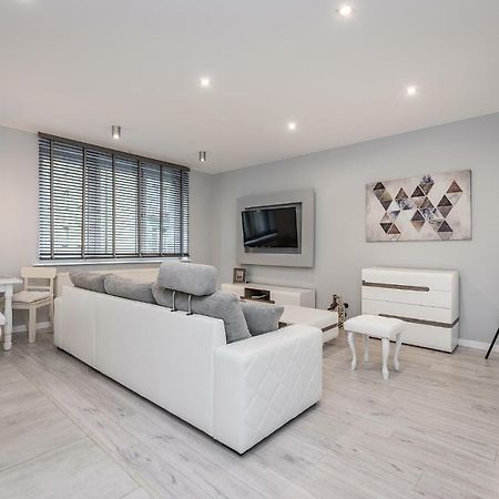 Apartament Silesian Vip Zabrze Buitenkant foto