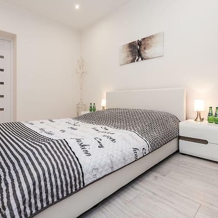 Apartament Silesian Vip Zabrze Buitenkant foto