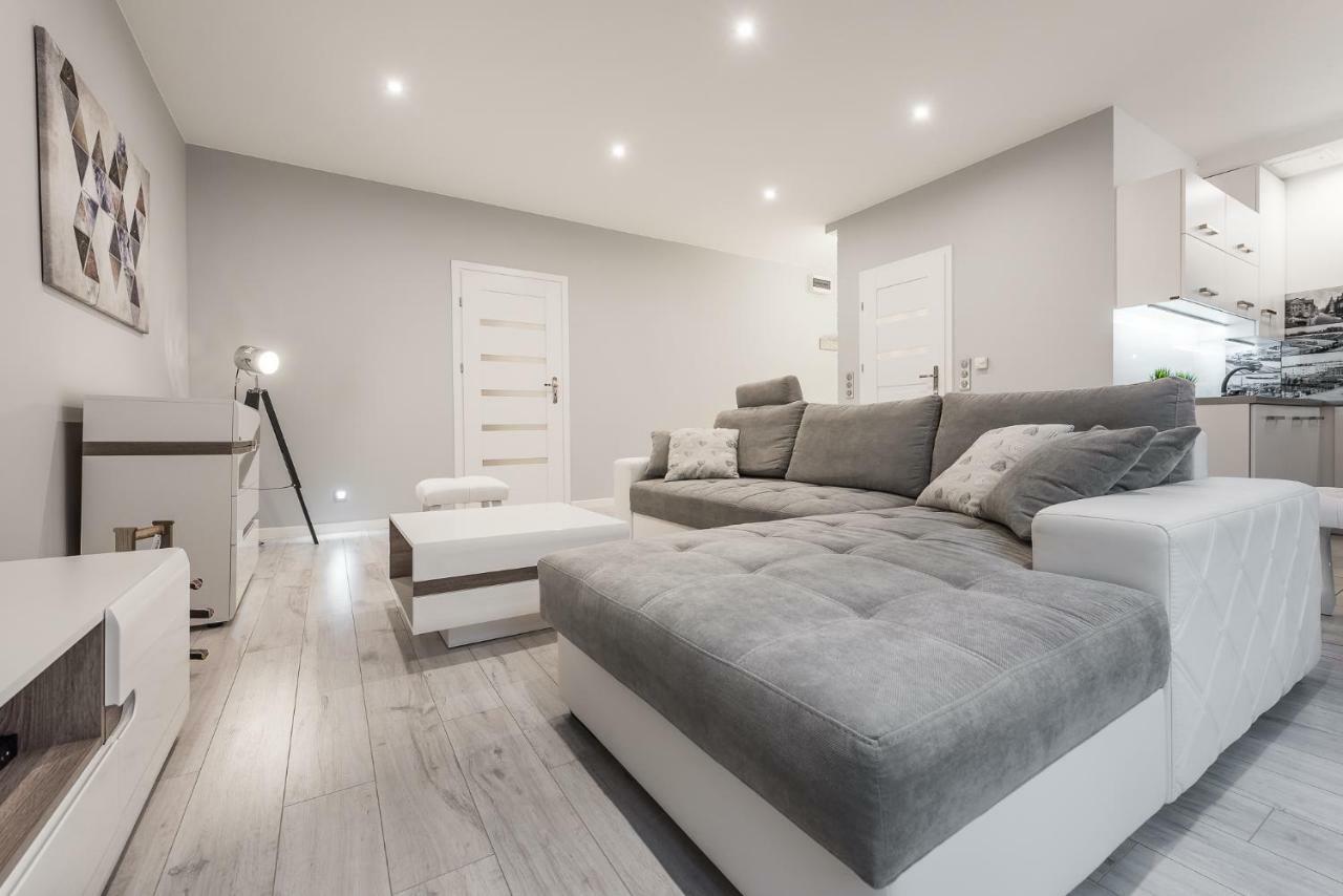 Apartament Silesian Vip Zabrze Buitenkant foto
